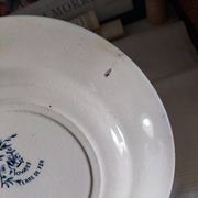 Ancienne assiette plate en terre de fer