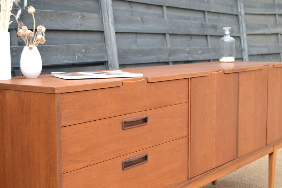 Minimalist enfilade by Nathan * 184 cm