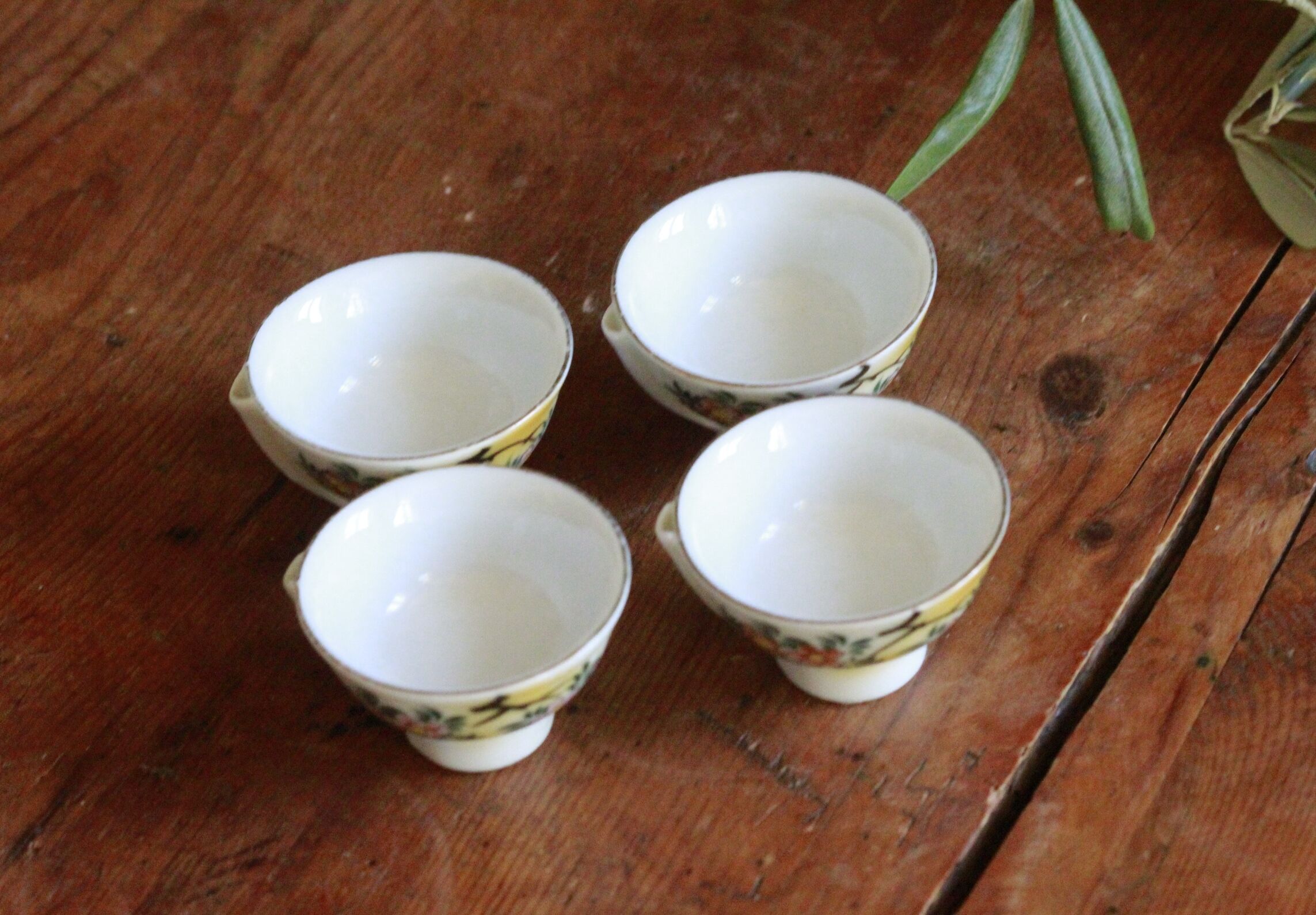 Sake glasses whistling