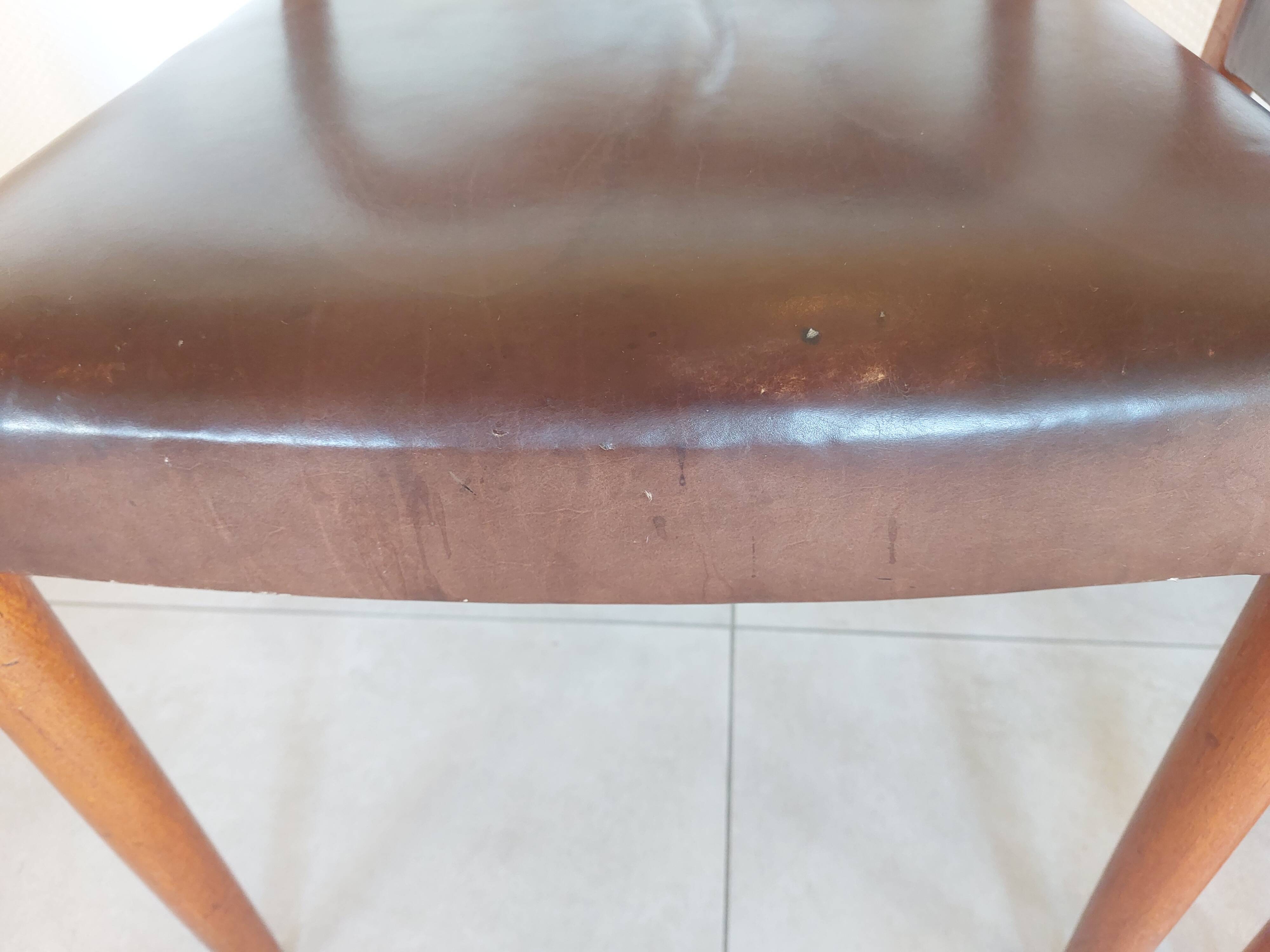 2 Fristho Franeker chairs, Scandinavian, teak and leather.