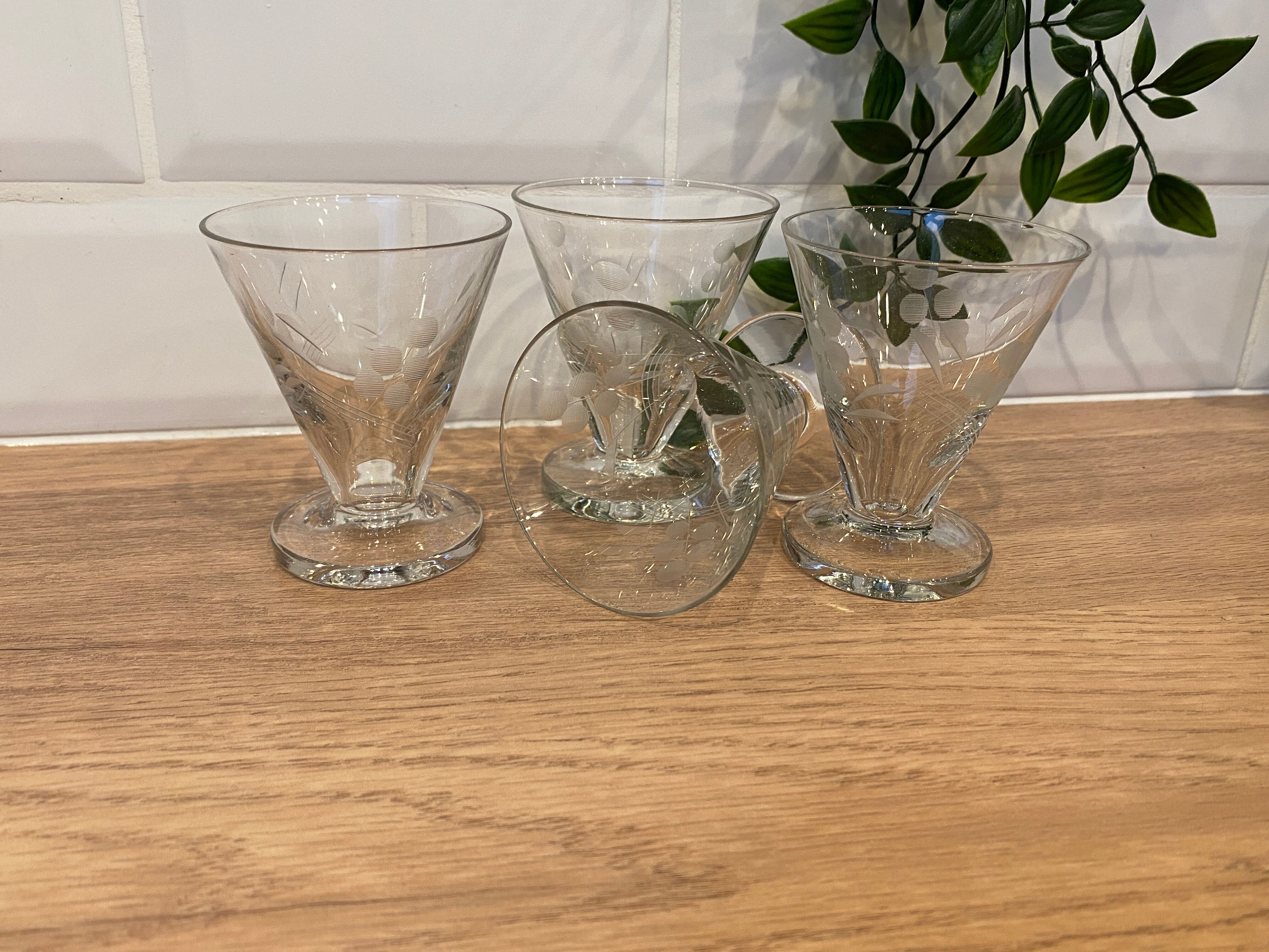Set de 4 verres à vin blanc en verre gravé