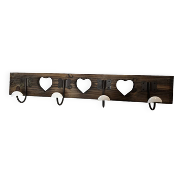 Porte manteaux avec des cœurs