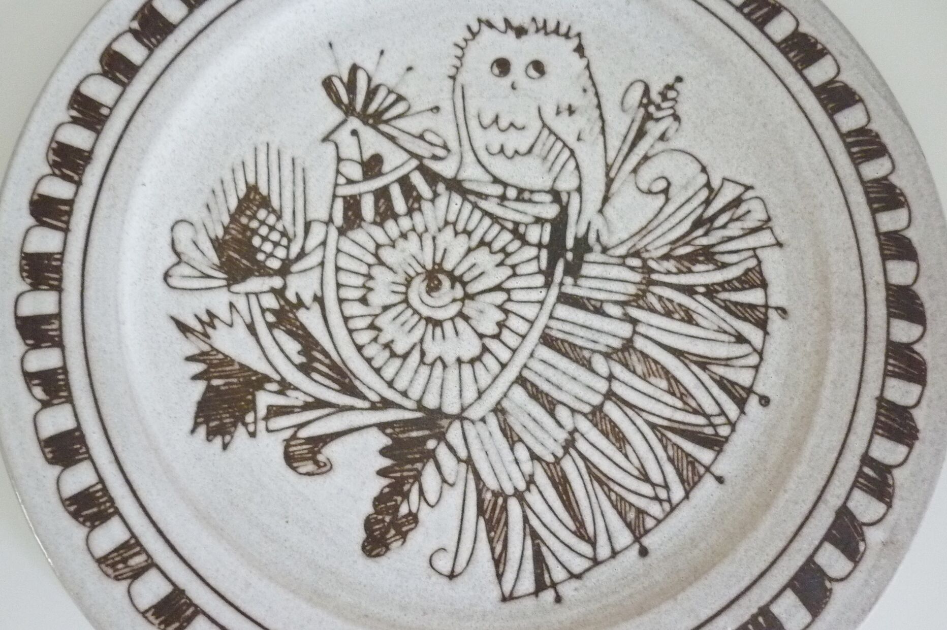 Enameled ceramic art plate, signed La Tournerie, 1960s/1970s