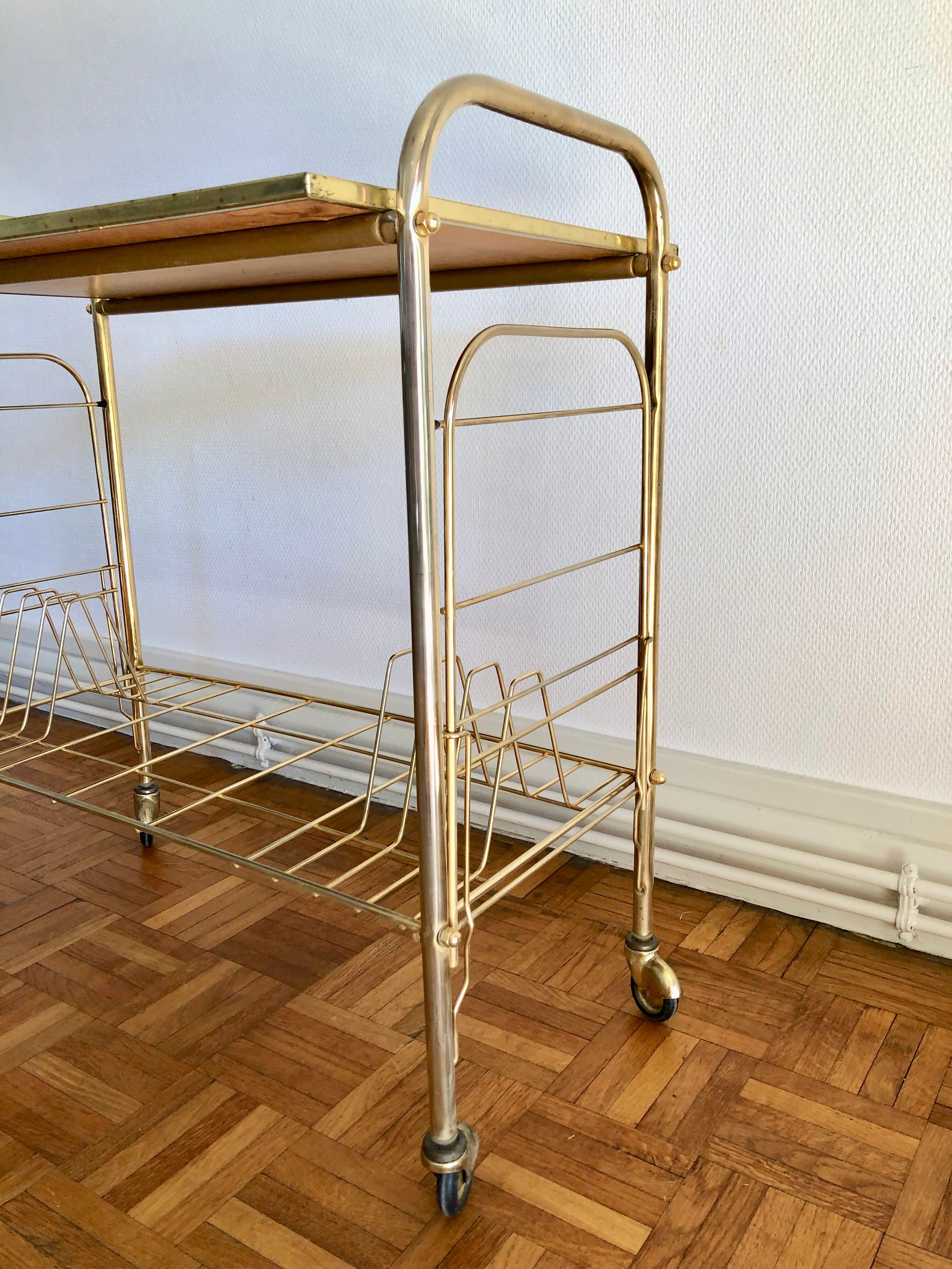 Scalable gold brass vinyl holder