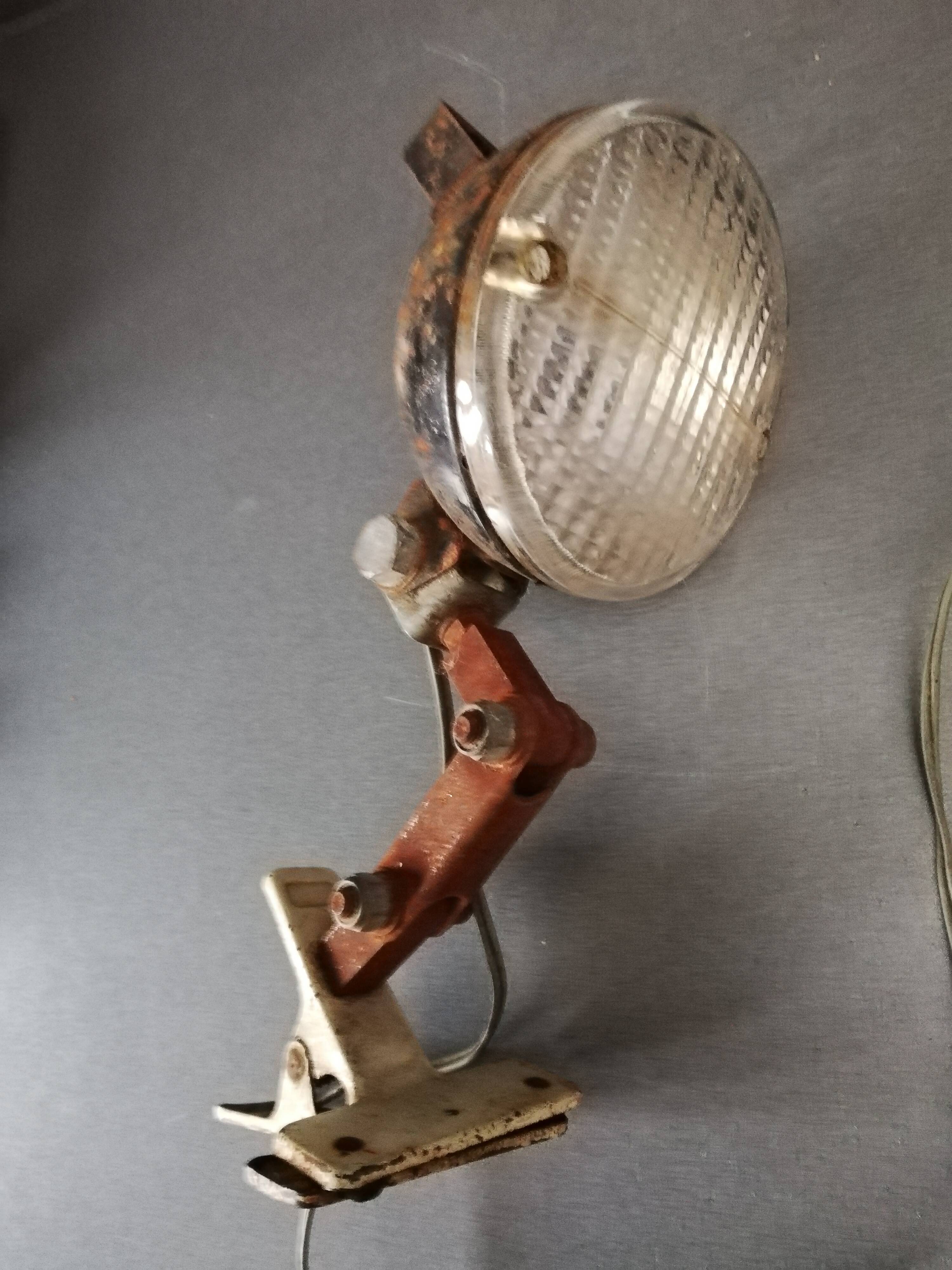 Workshop projector with clamp