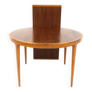 Dining table in walnut, "Facett 3-132" Bertil Fridhagen, Sweden.