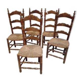Suite de cinq chaises anciennes