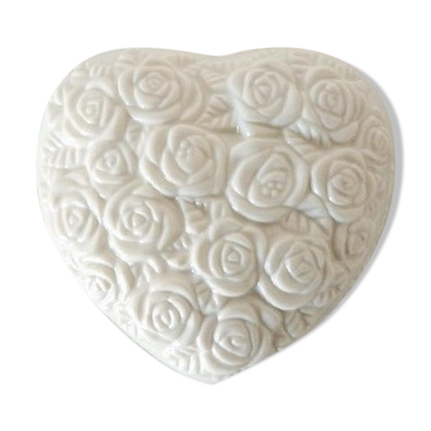 Porcelain heart box