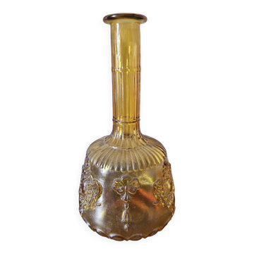 Carafe vintage en verre ambré moulé à décor en relief