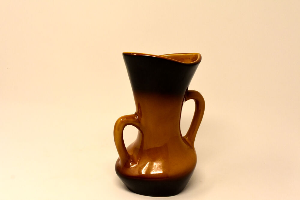 Ceramic vase 1950