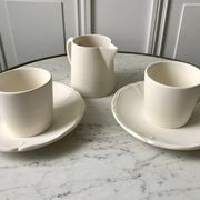 Duo de tasses à café et un sucrier longchamp en biscuit années 80
