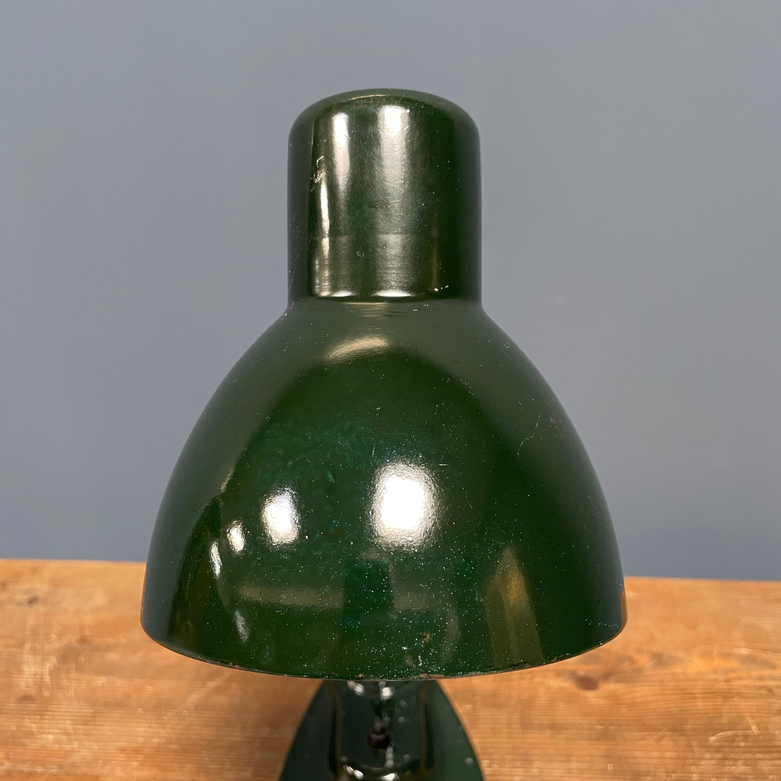 Dark green Kandem Bauhaus desk lamp model 1087 from the 1930s