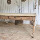 Farm table
