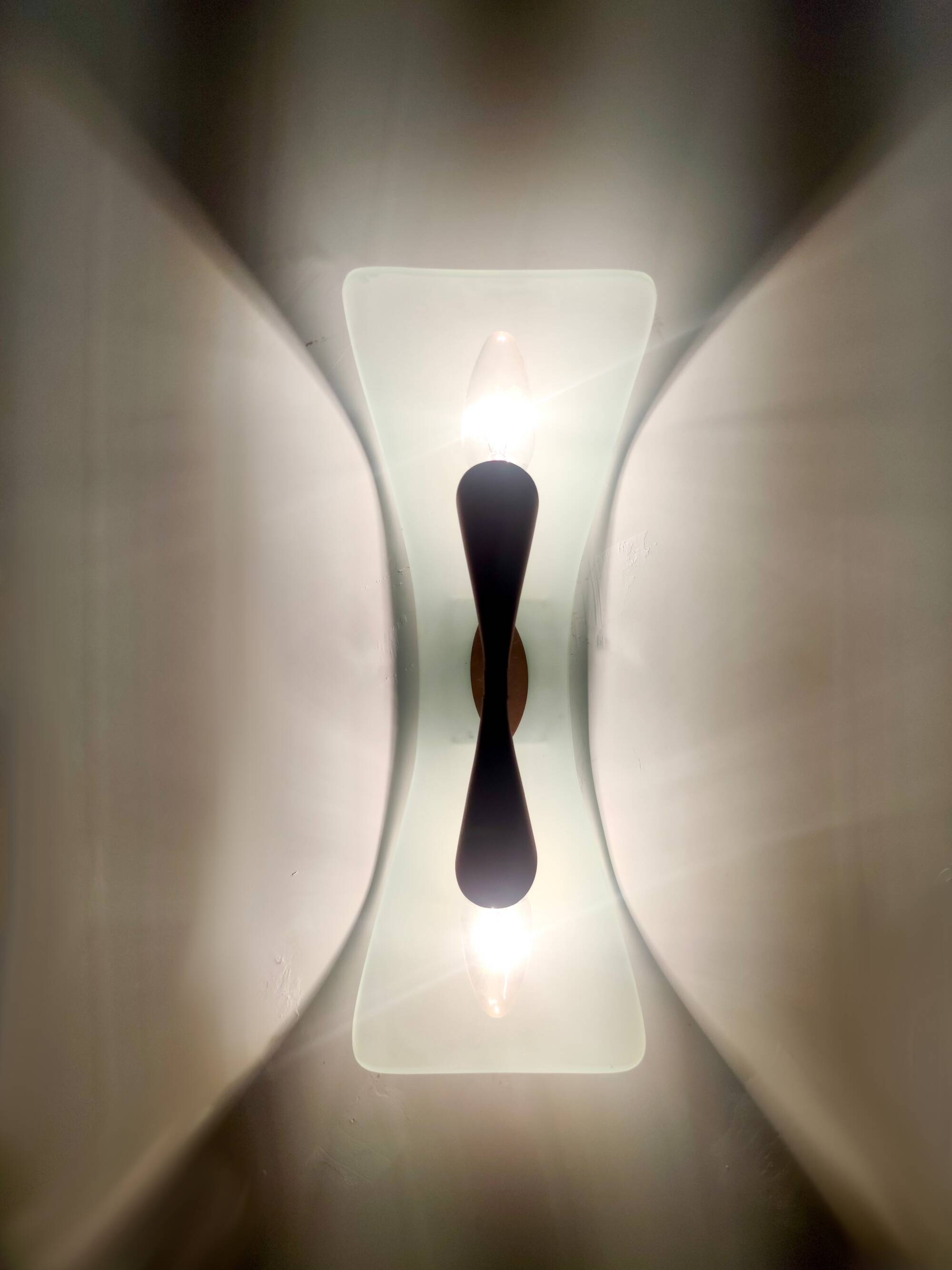 Vintage Brass and Etched and Curved Glass Wall Light ascribable to Fontana Arte