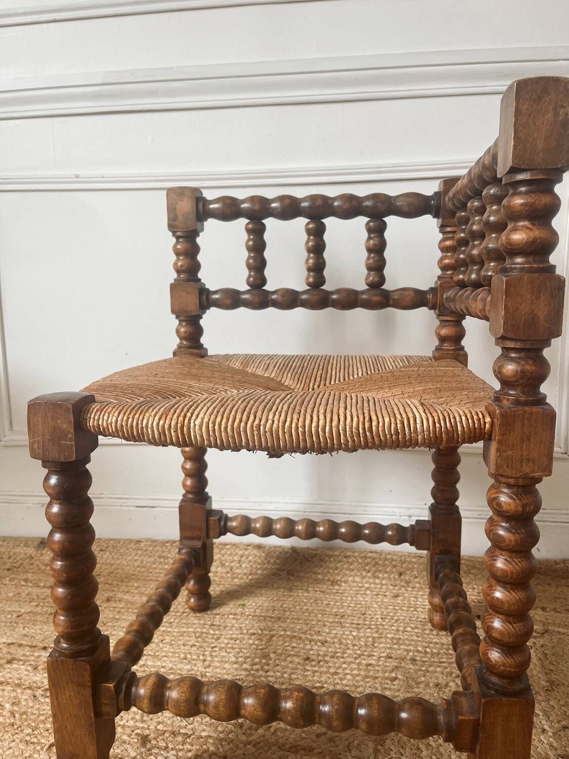 Chaise coin du feu bois et paille