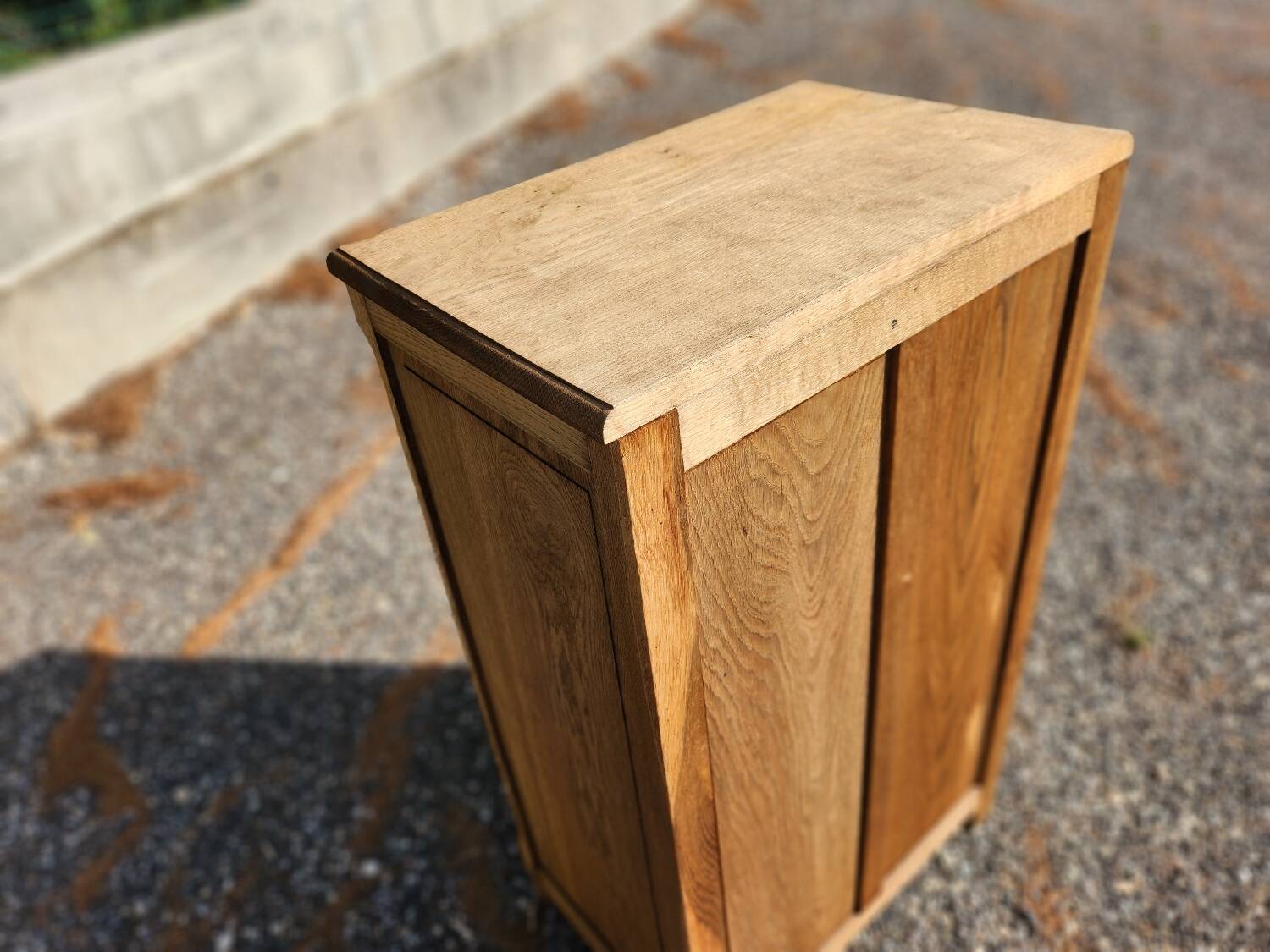 Old small vintage oak 1-door cabinet