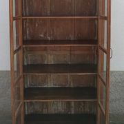 Armoire vitrée en bois