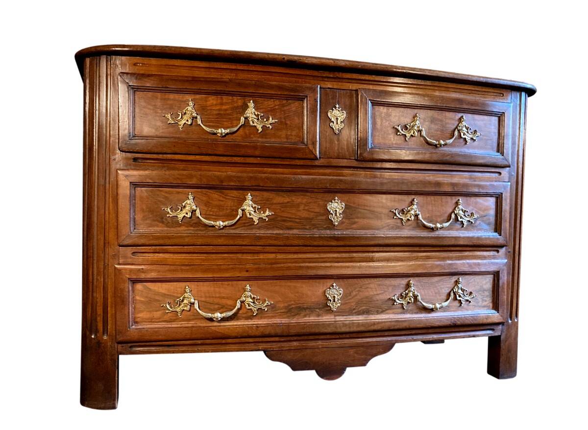 Regency walnut commode with Chinese handles, 18th century.