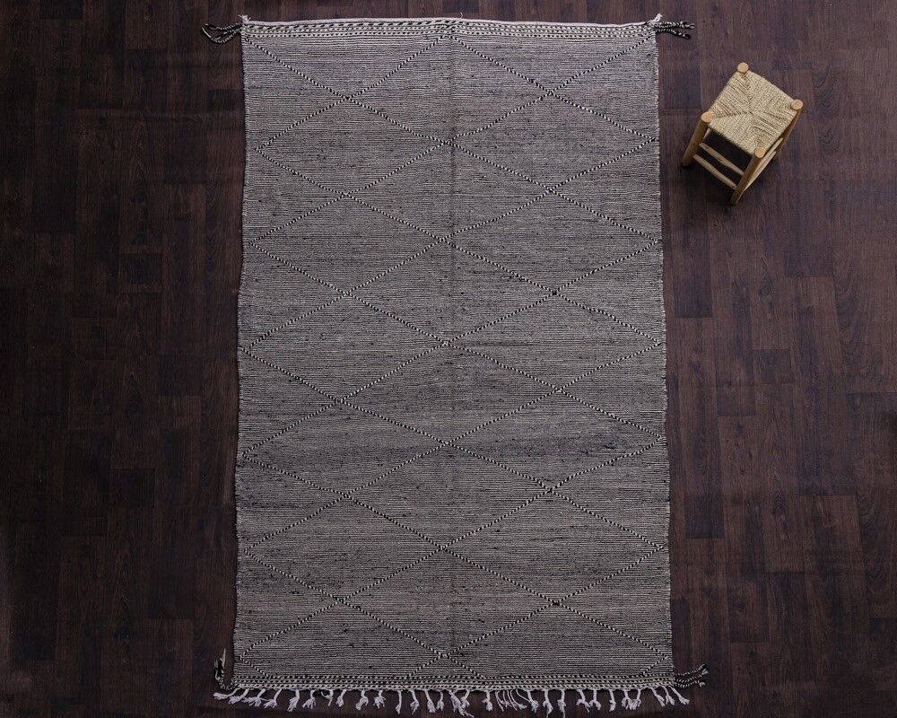Tapis berbère noir zanafi 190x310 cm
