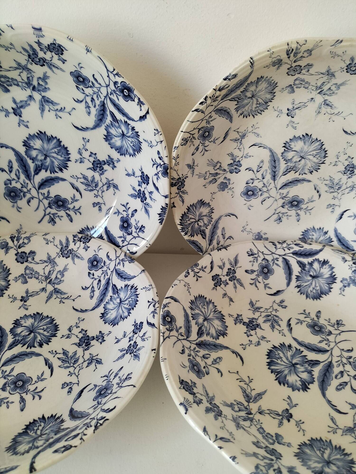 Set of 4 Gien and Enoch Wedgwood soup plates