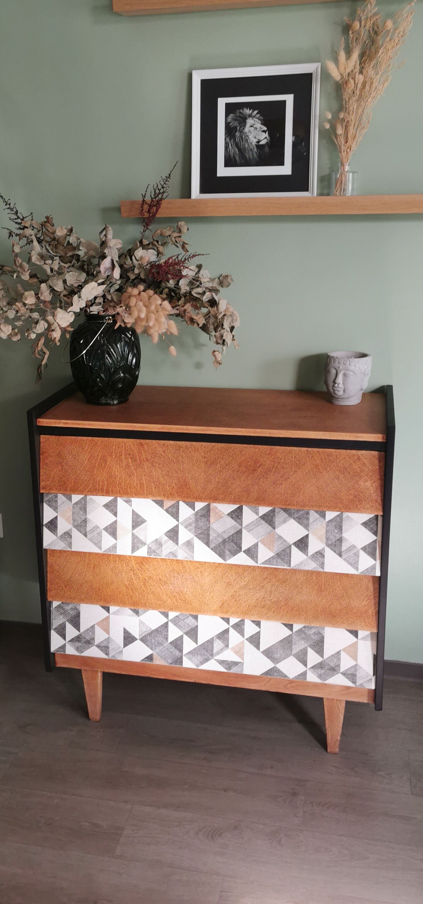 Vintage chest of drawers