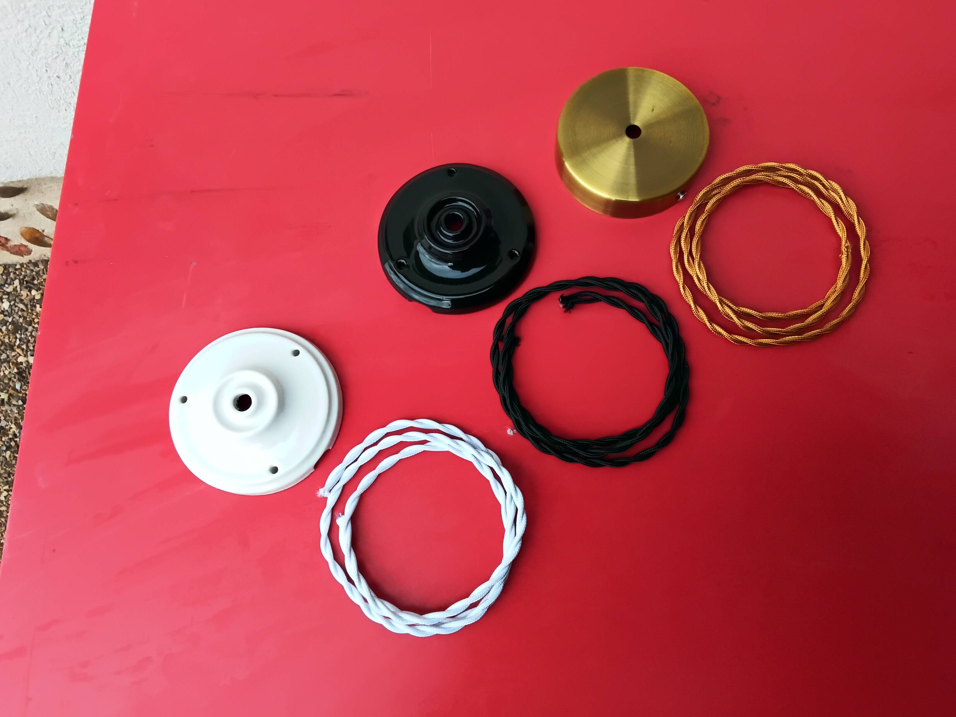 Vintage pendant light in chiseled glass