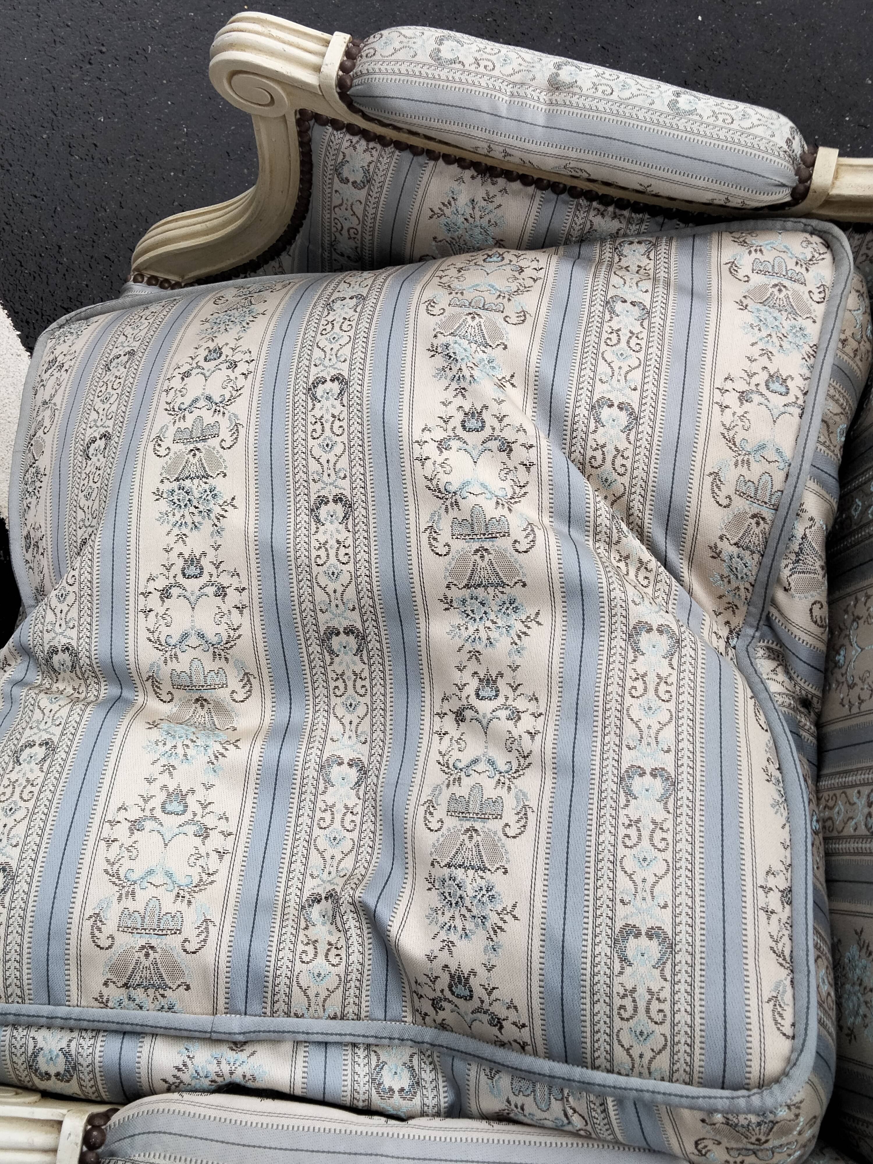 Paire de bergères fauteuils ancien style louis xvi vintage