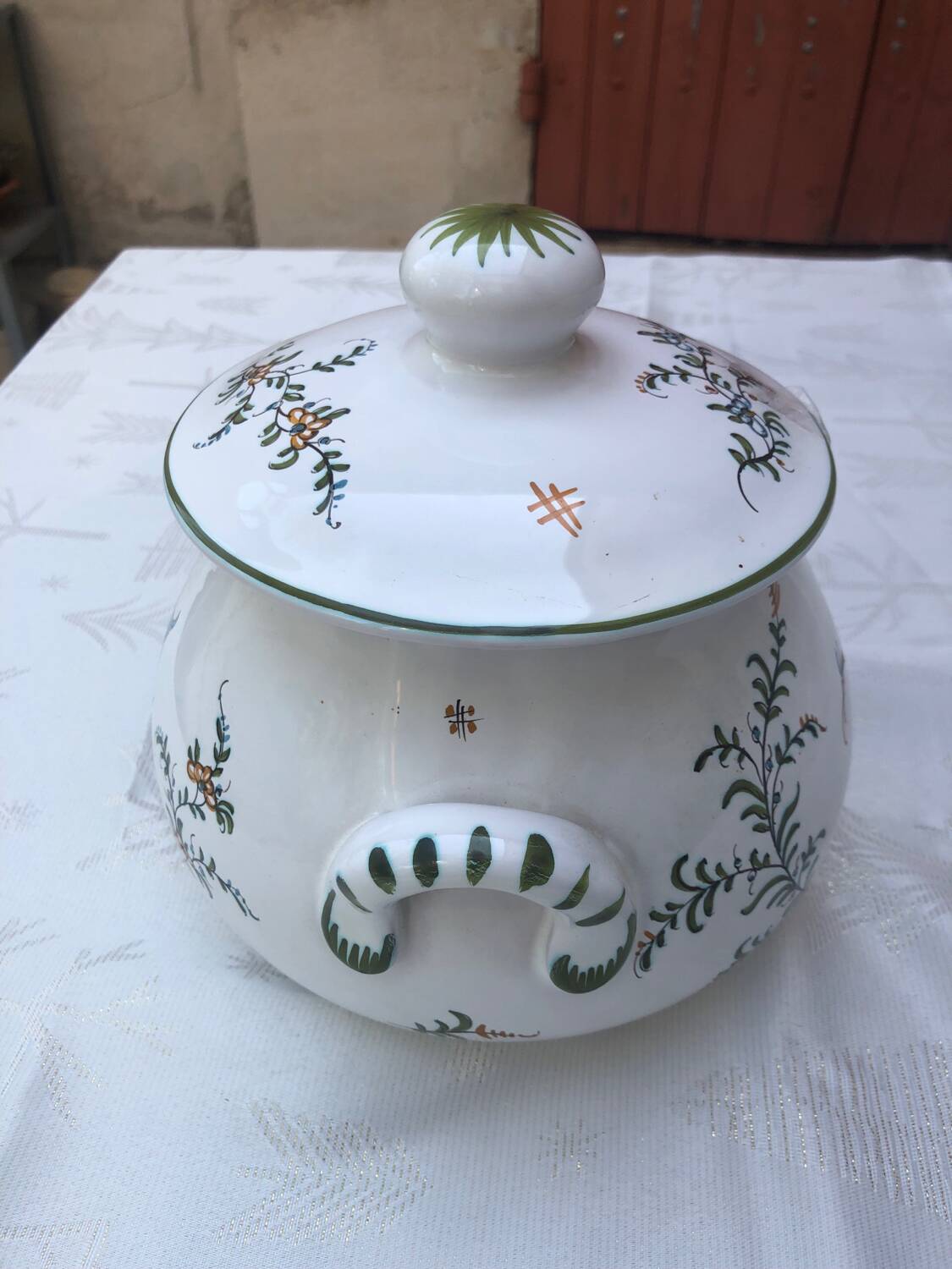 Vegetable dish or soup tureen in Moustiers earthenware signed LALLIER