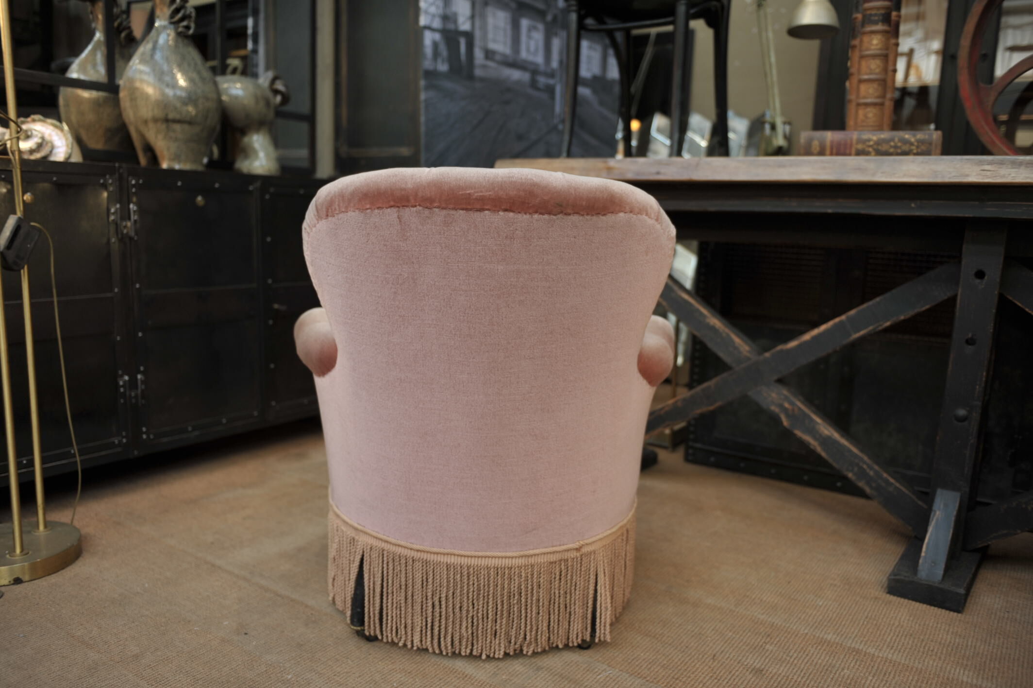 Former Napoleon lll toad chair in pink fabric on wheels