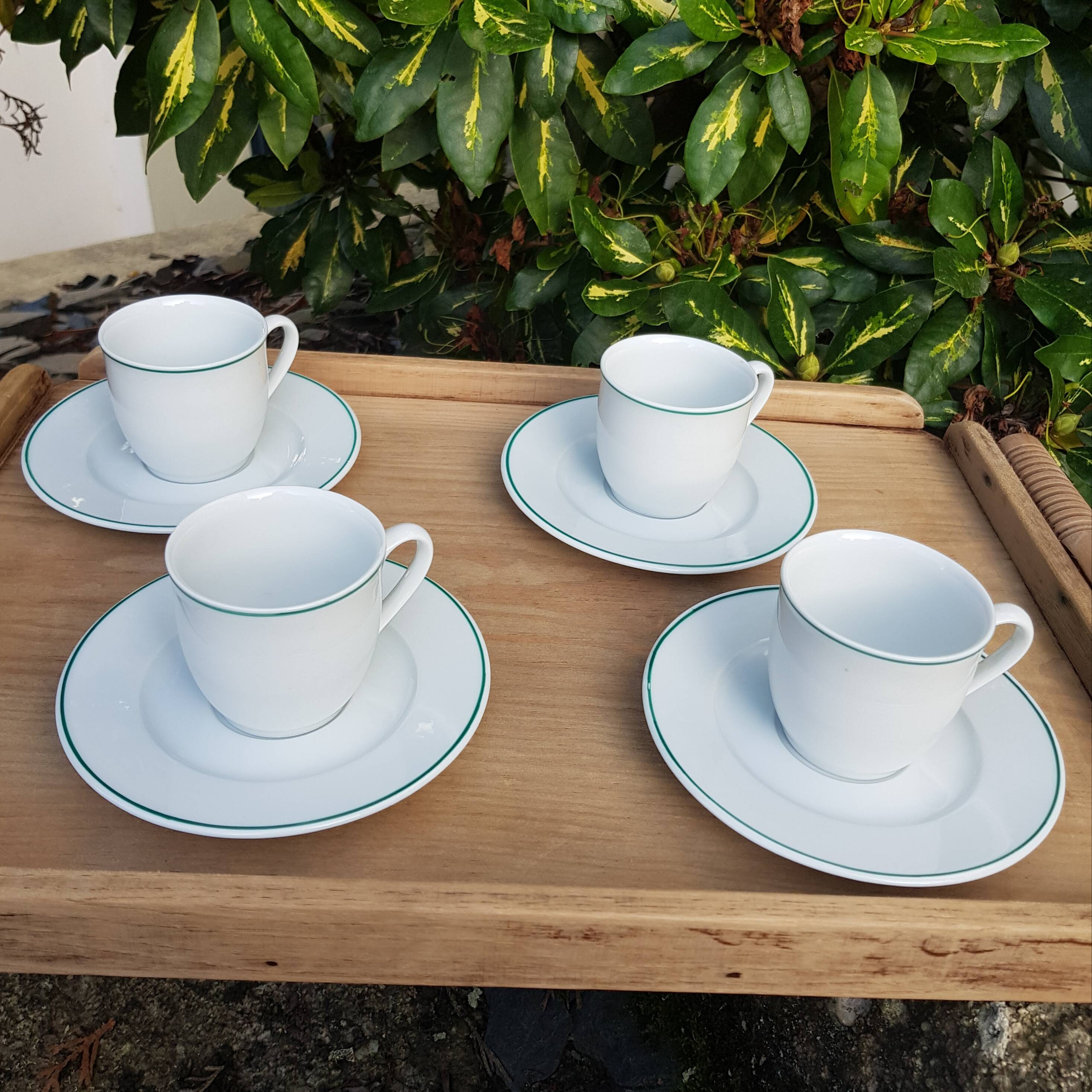 4 cups and saucers Guy Degrenne