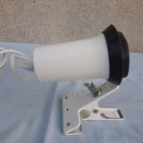 White clip spotlight Lita