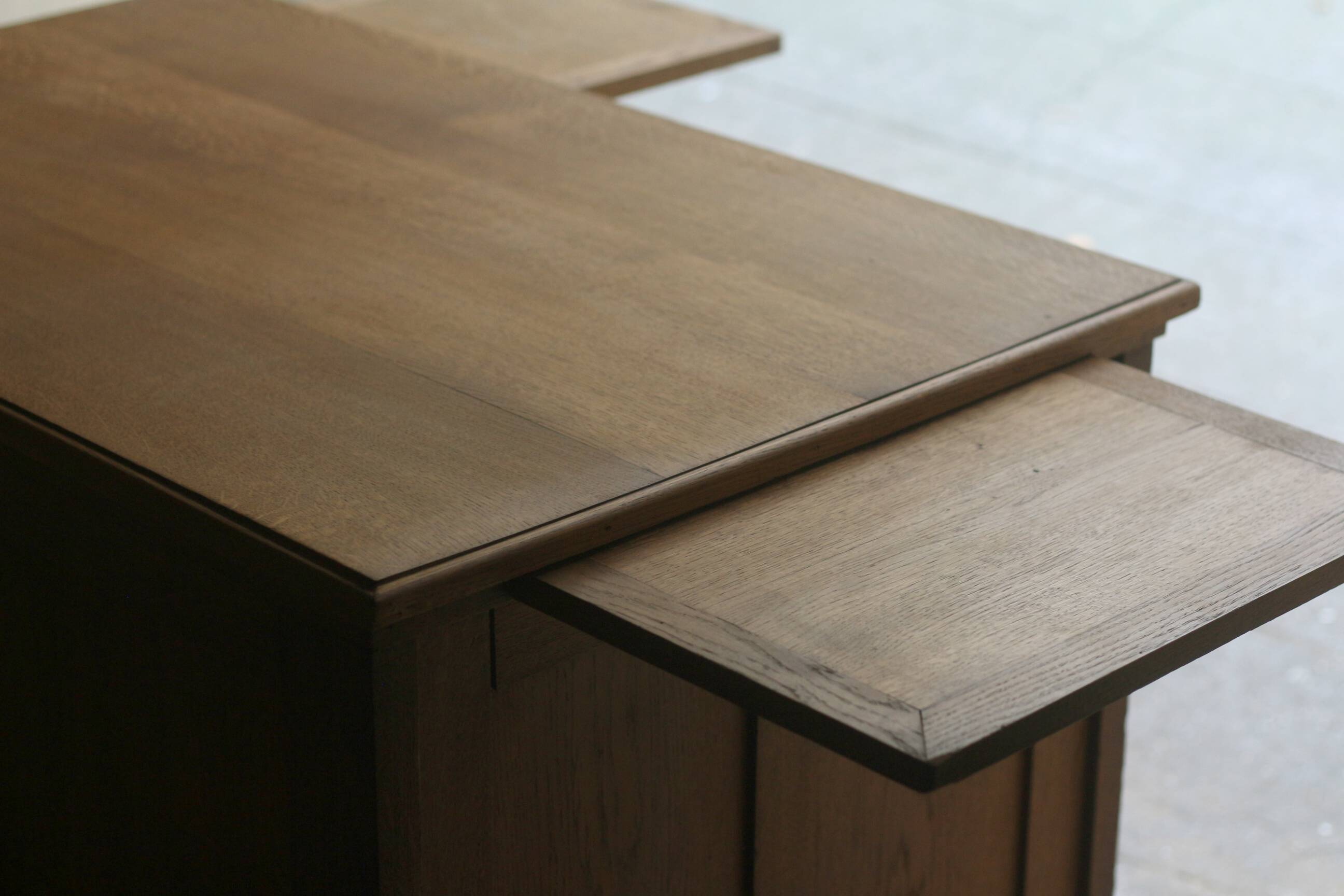 American administration desk of very fine quality (1940s-1950s).