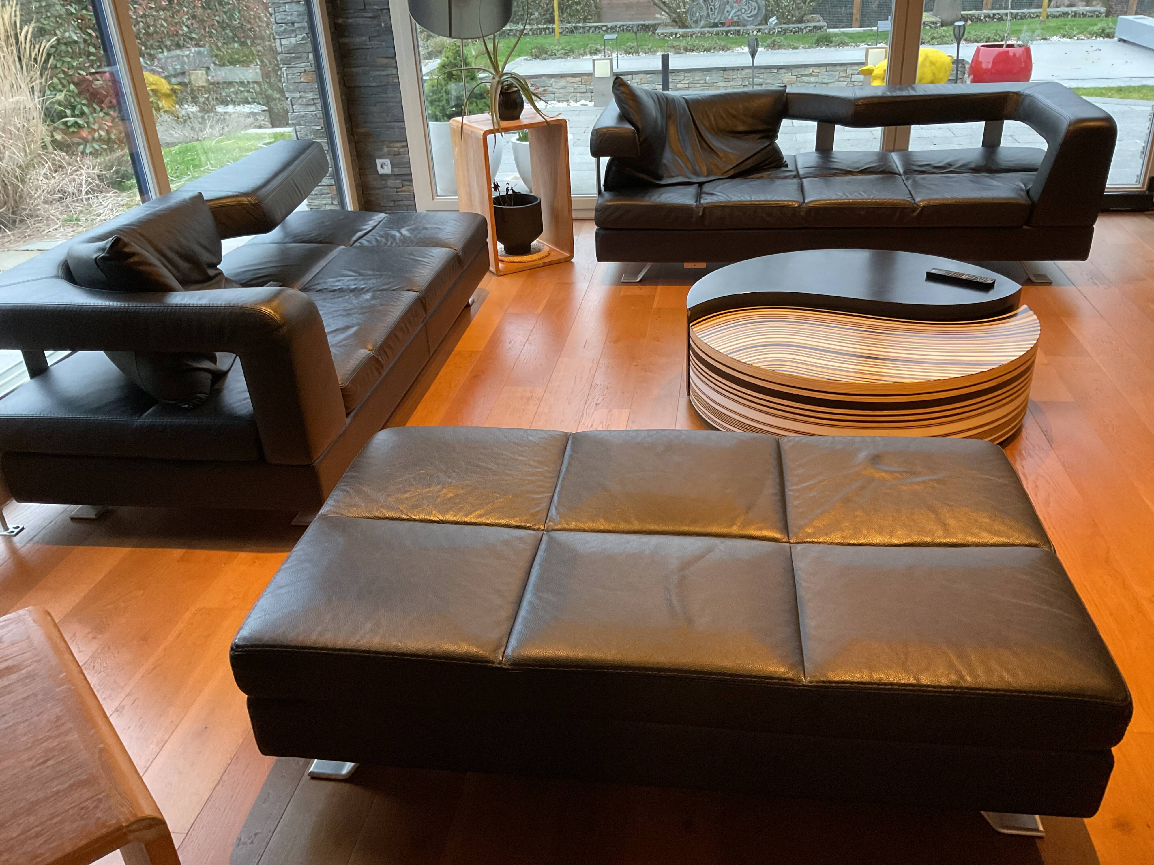 Formenti leather sofa set
