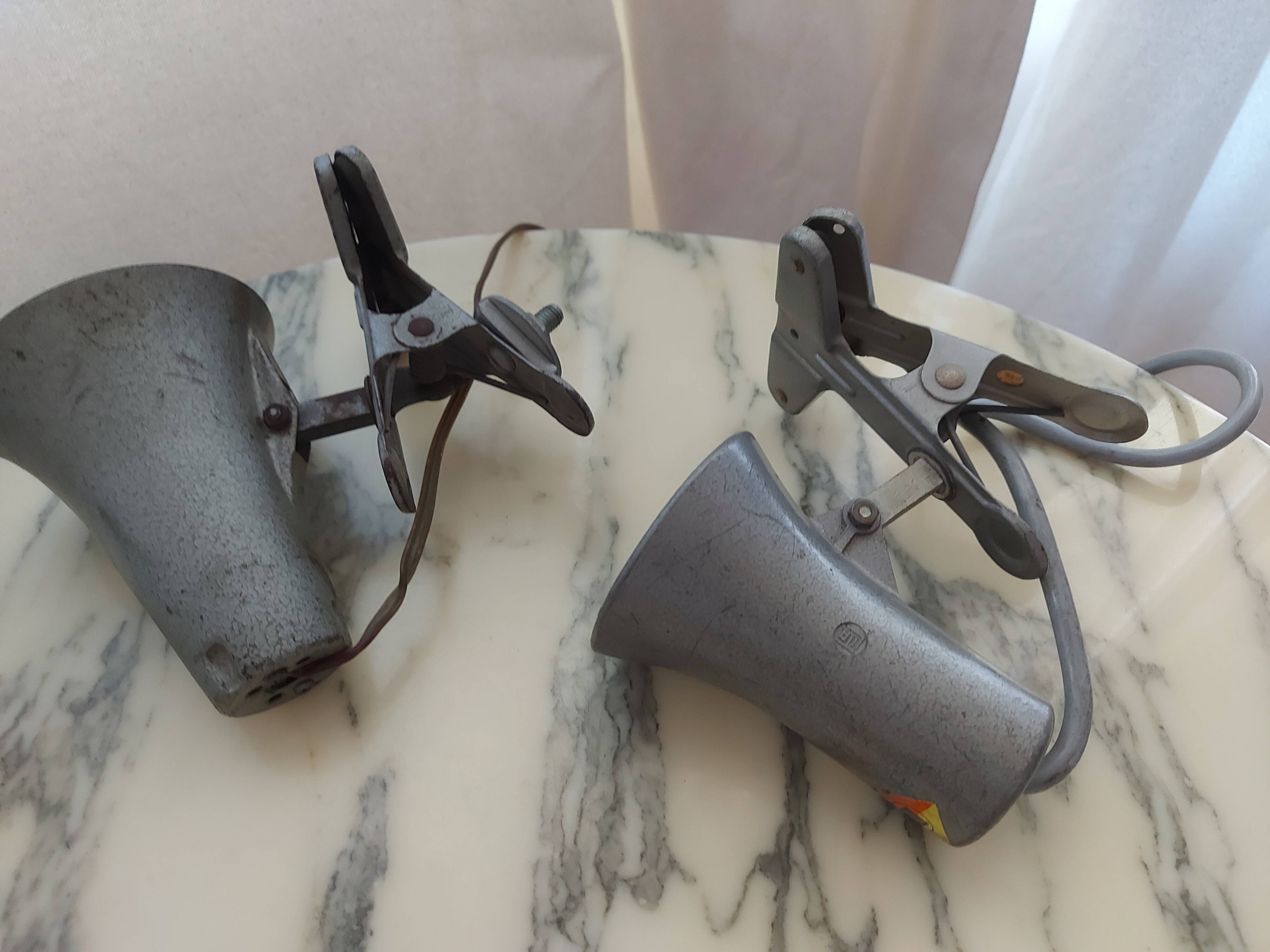 Two vintage spots with pliers Lita