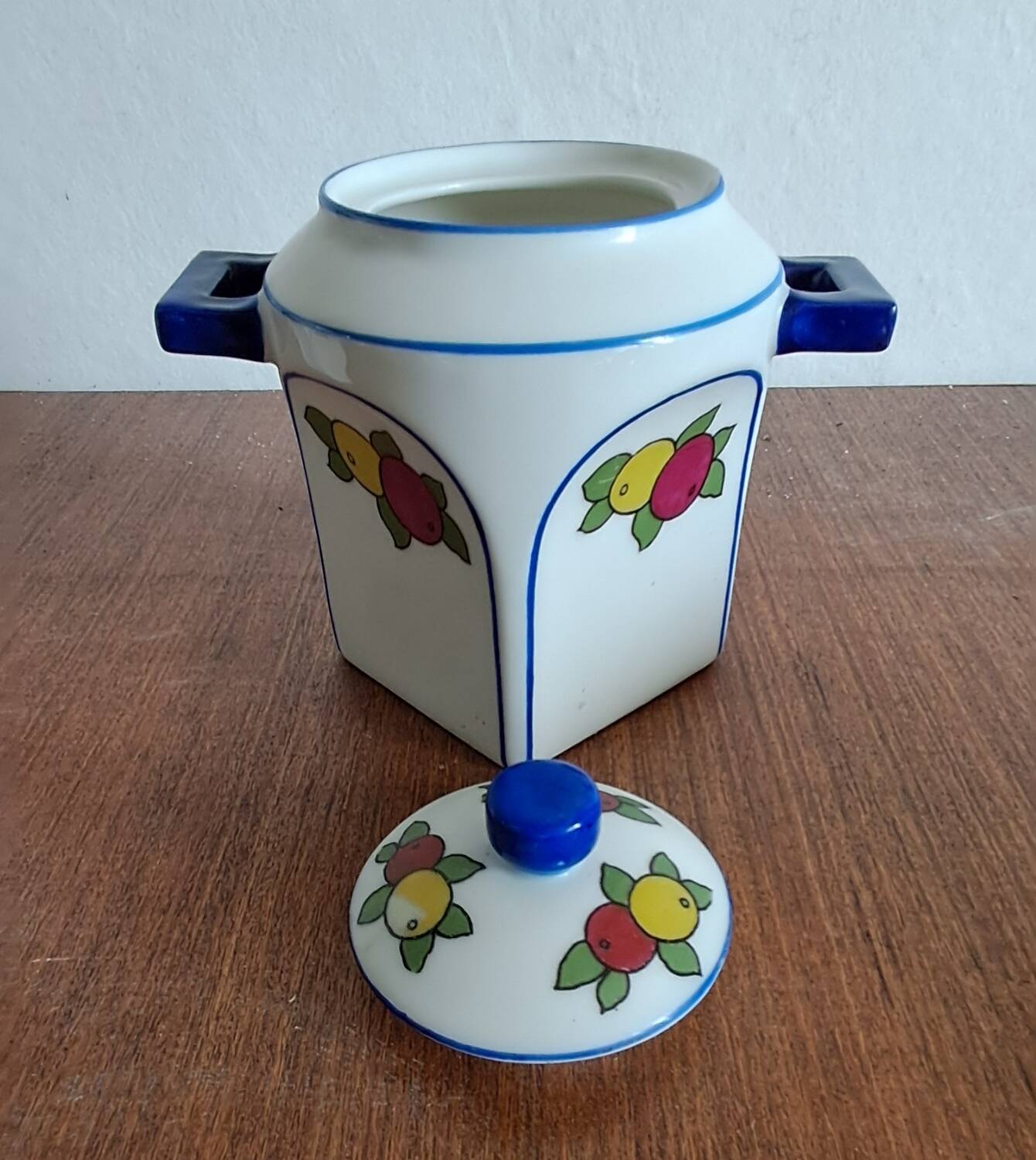 Coffee service in porcelain A. Lanternier & Co Limoges. 1960s.