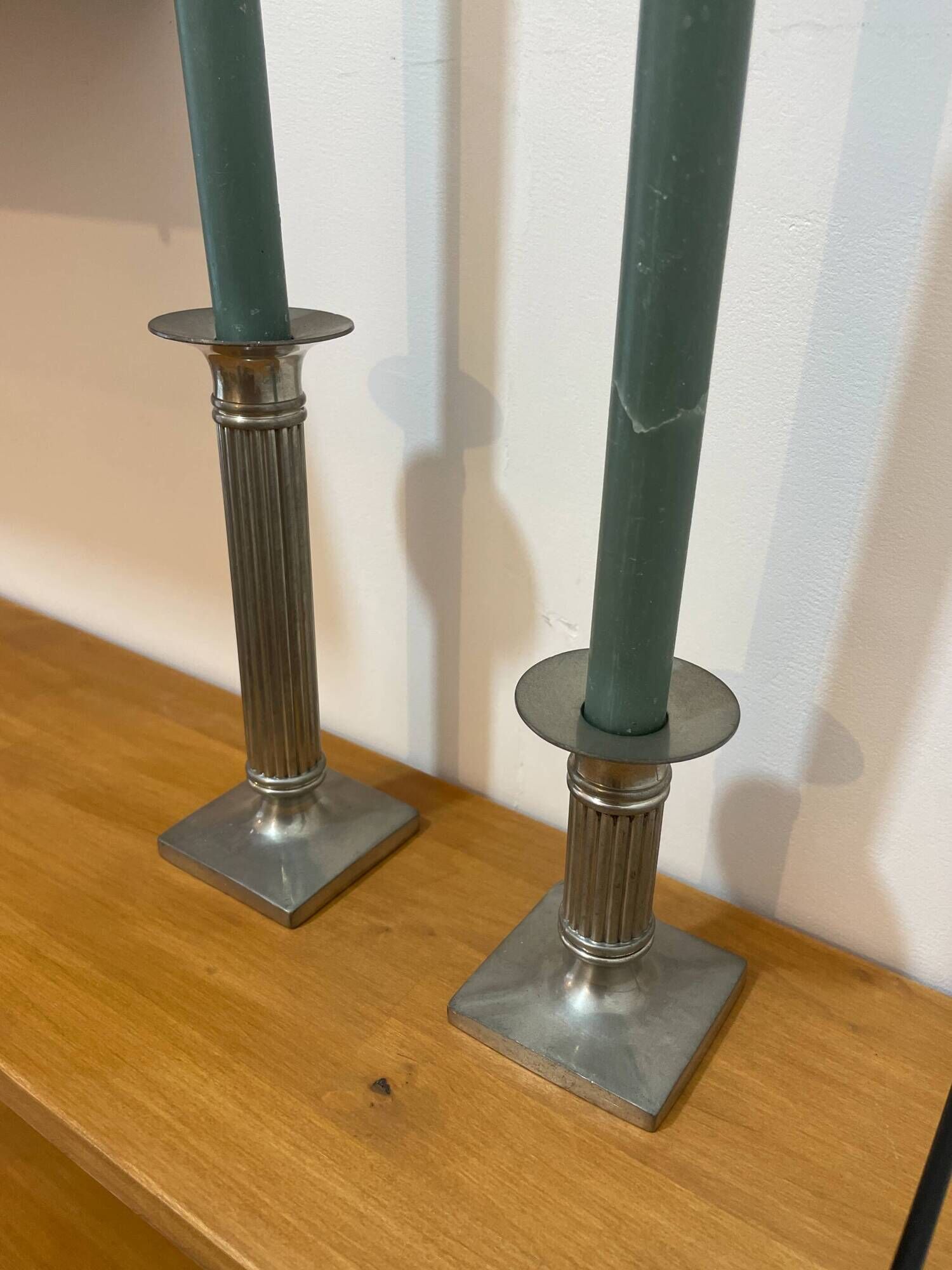 Pair of vintage candlesticks / torches in solid pewter – Guy Degrenne