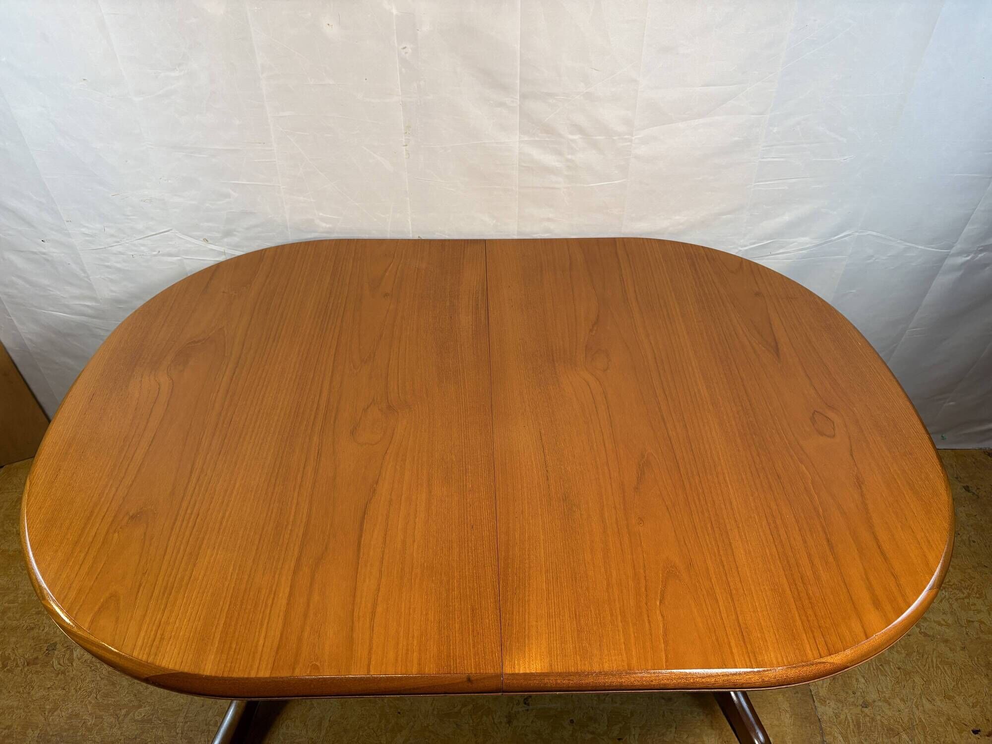 Table à manger extensible en teck oval Sutcliffe de Todmorden des années 1960
