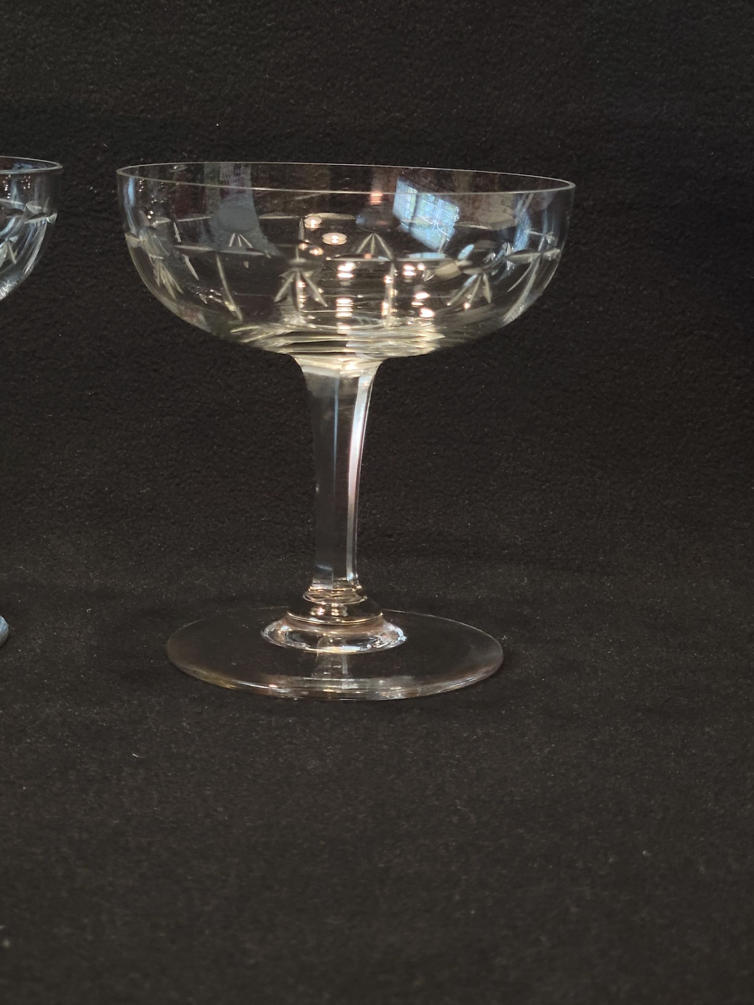 4 Antique Champagne Glasses In Engraved Crystalline