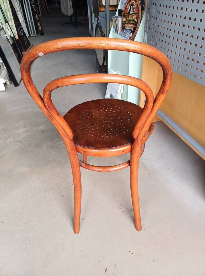 Beautiful Thonet chair n14
