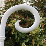 White wooden bercelonnette