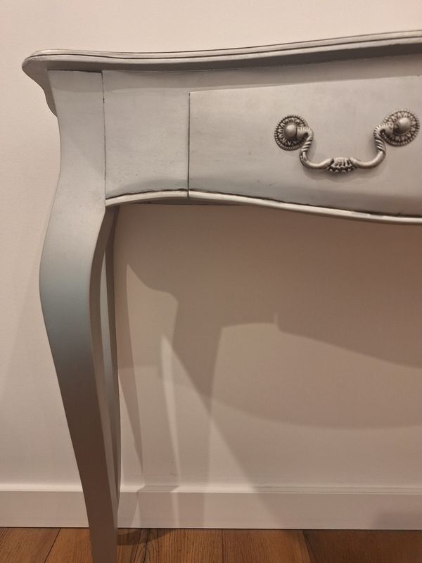 Silver console