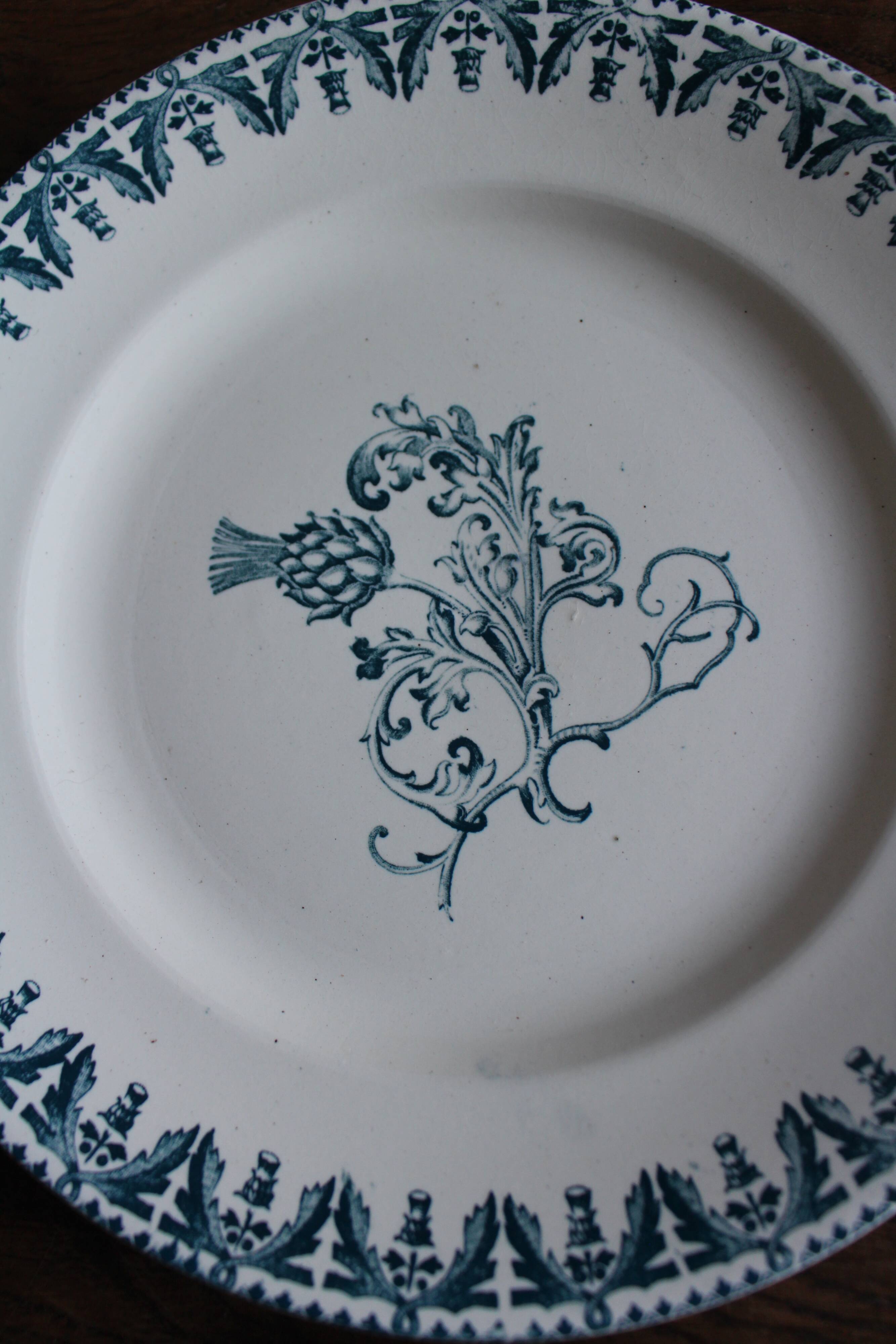 6 mismatched flat plates pairs Terre de Fer Marsac Flowers Digoin