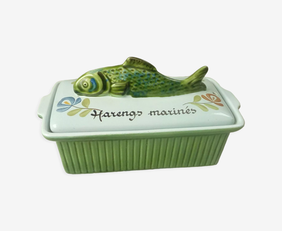 Terrine pour hareng en faience de desvres gabriel fourmaintreau decor chaumiere