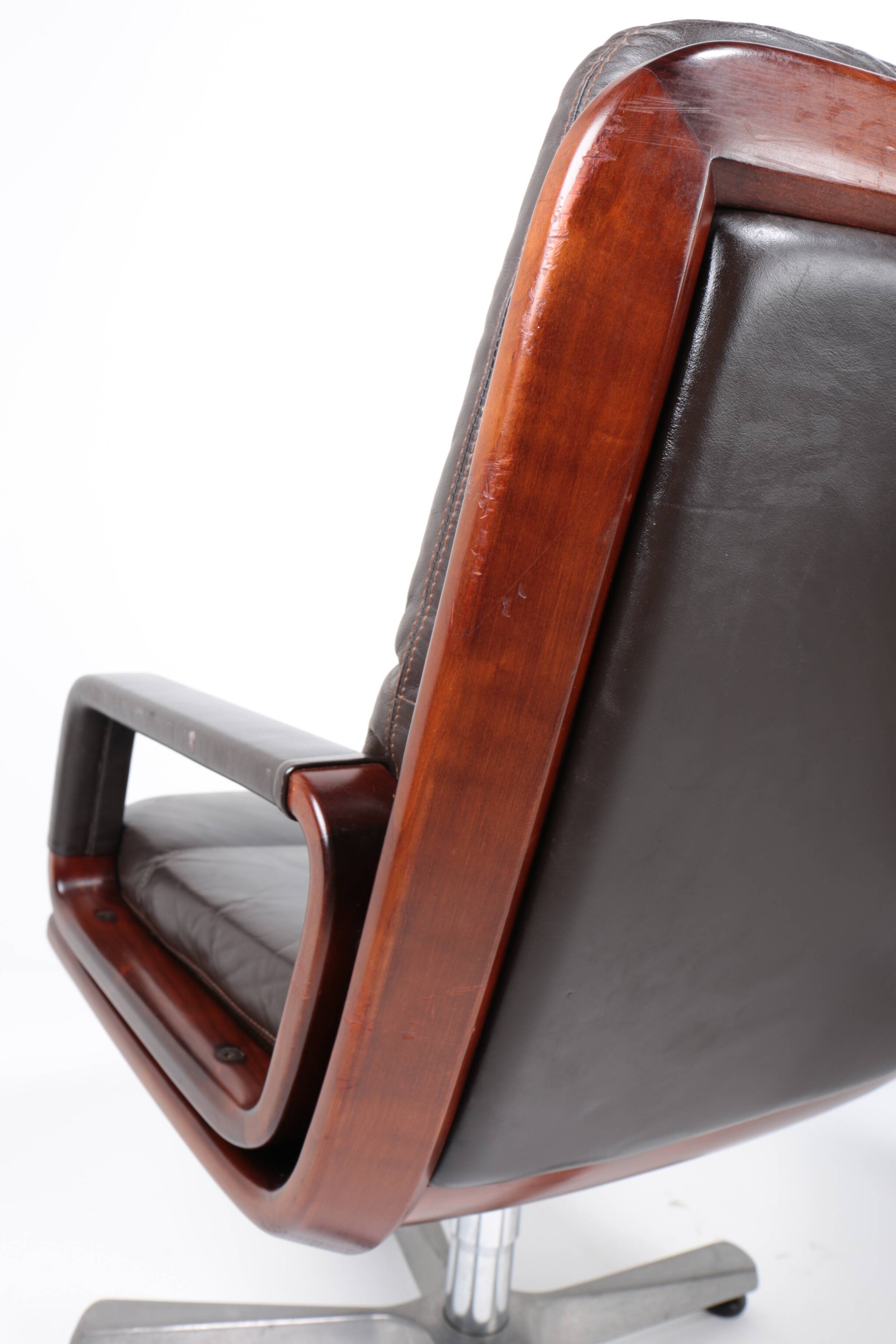 Pair of leather visitor armchairs by Eugen Schmidt
