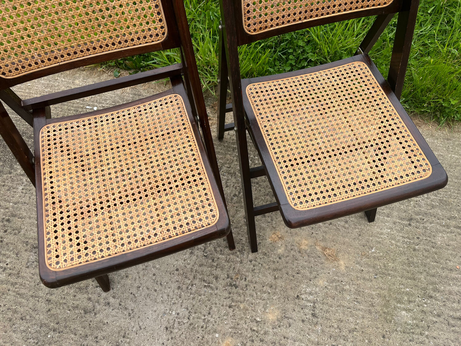 Pair of folding chairs, cane, 70'