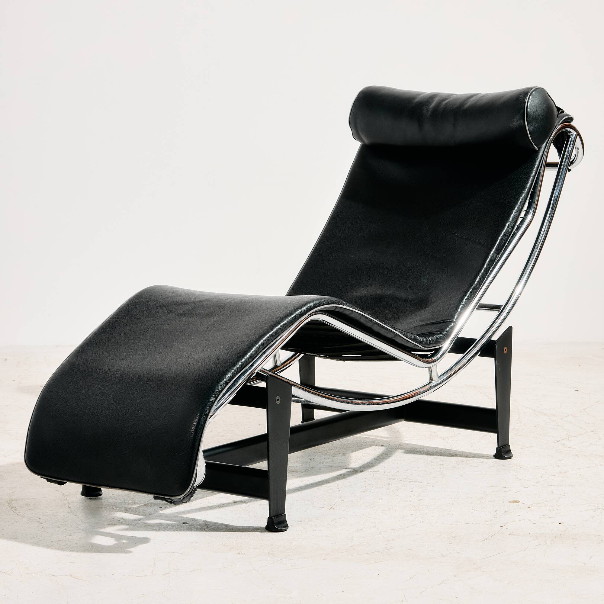 Fauteuil lounge LC4 par Alivar