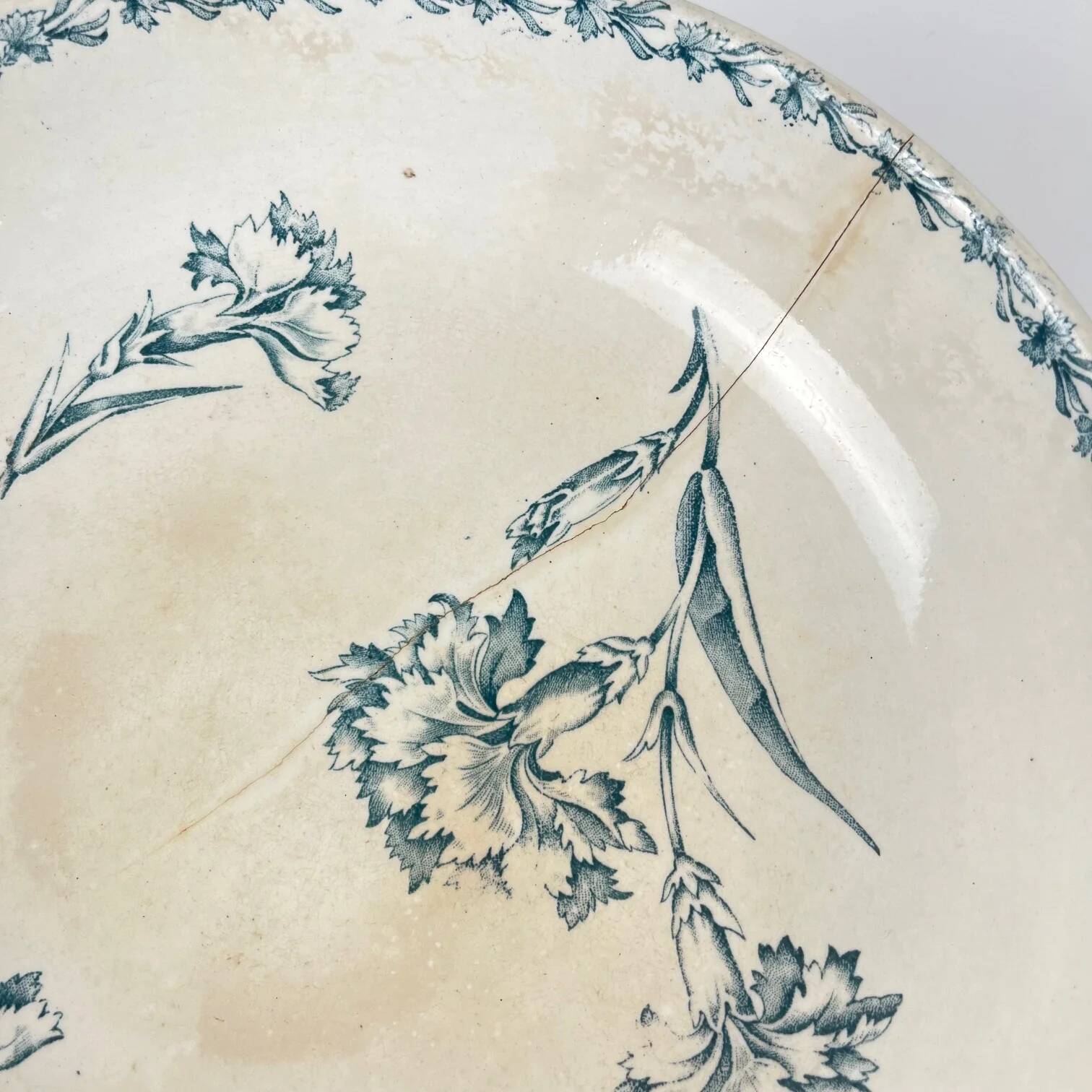 Footed bowl model "Carnation", KG Lunéville, ironstone, 19th century