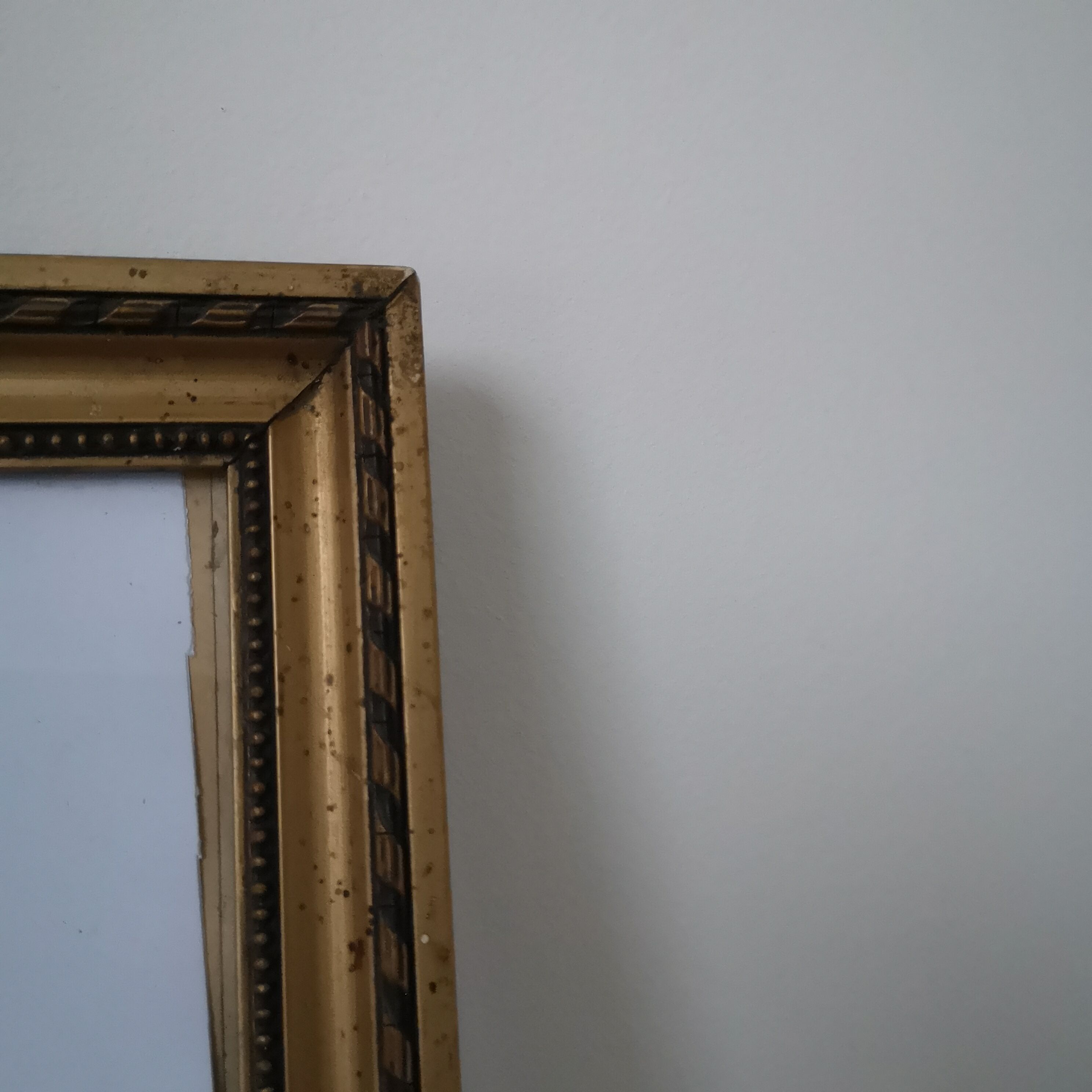 Ancient gold frame 31-41