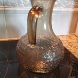 Pitcher-carafe glass smokes