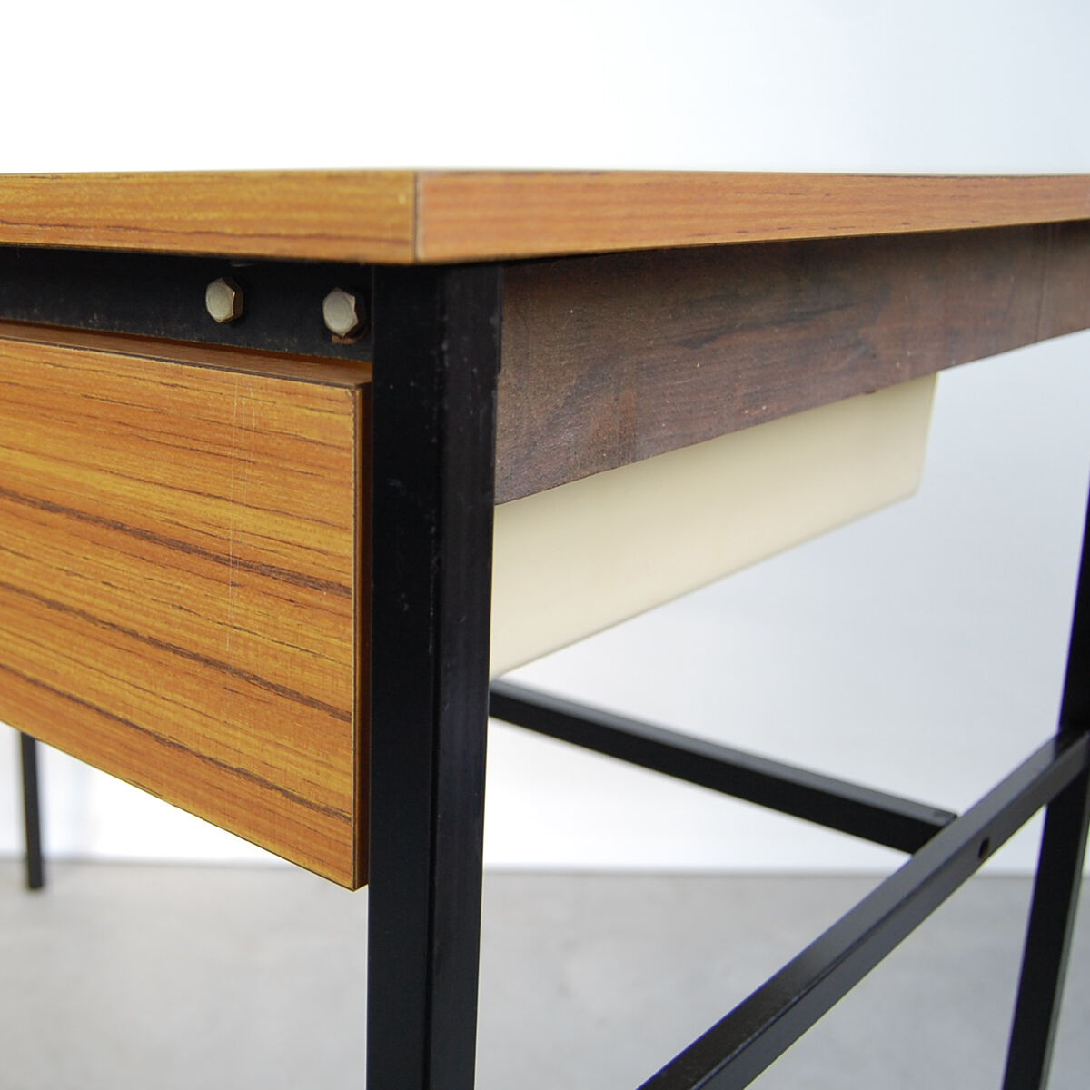 "Cadet" desk by Pierre Guariche for Meurop, 1970